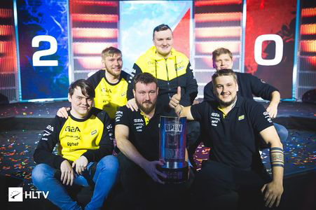 胡金秋在场 胡金秋在场