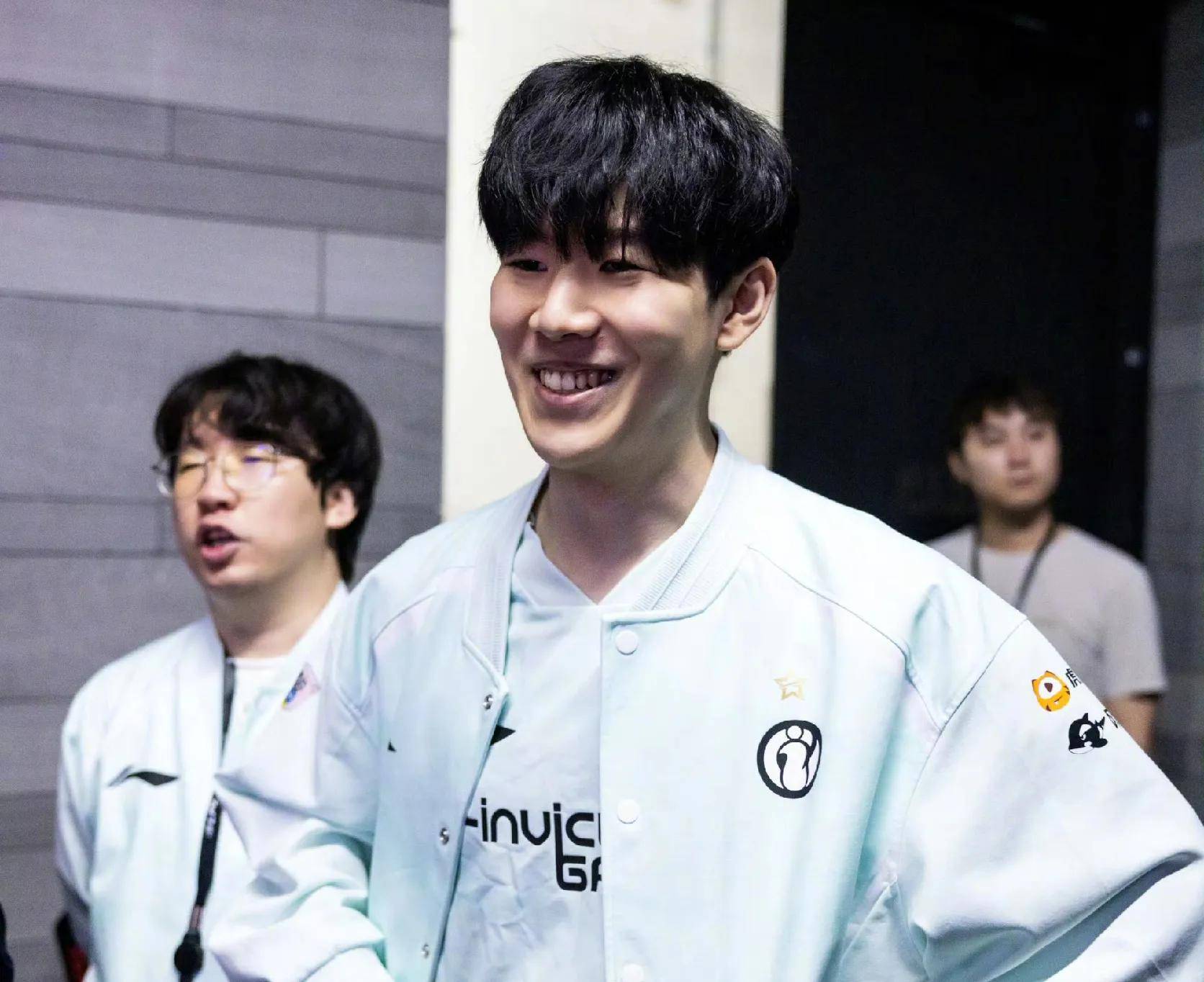 频繁更换主 频繁更换主