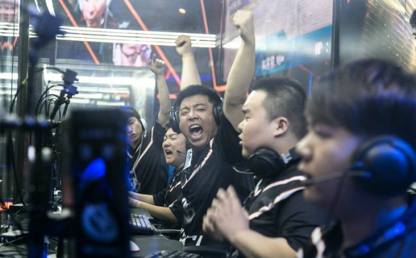 新的舞台继 新的舞台继